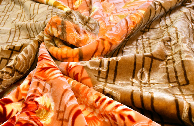 Raschel Blankets Suppliers in America